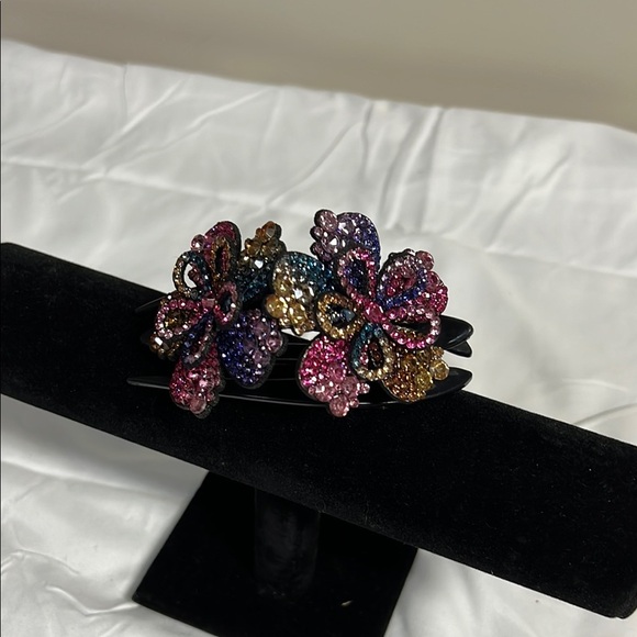 Elegant Multicolor Butterfly Hair Clip - Picture 1 of 5